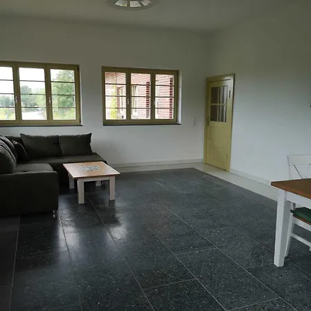 Apartman Bahnhof - *